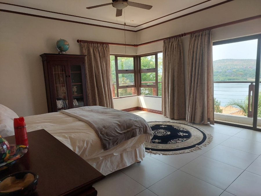 6 Bedroom Property for Sale in Birdwood Estate North West